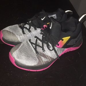 Nike Flyknit Metcons 8.5 Women